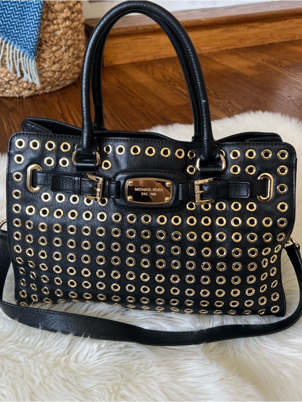 Michael Kors Hamilton Large Gold Tone Grommet Tote - Picture 4 of 16
